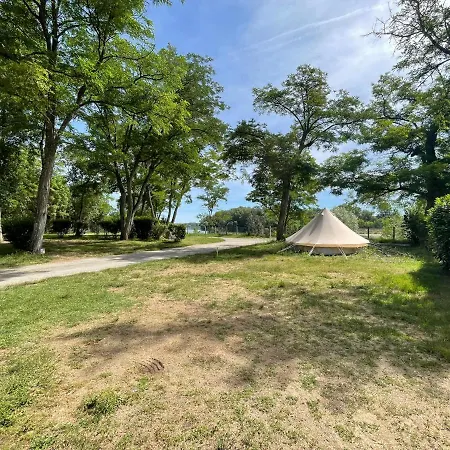Camping Les Portes De Sancerre Saint-Satur Exterior photo